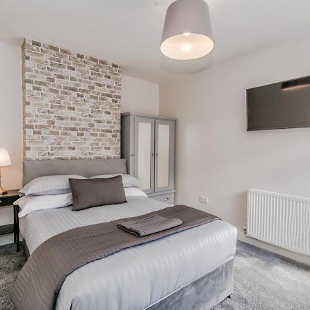 Newhall Lodge Кэннок Экстерьер фото