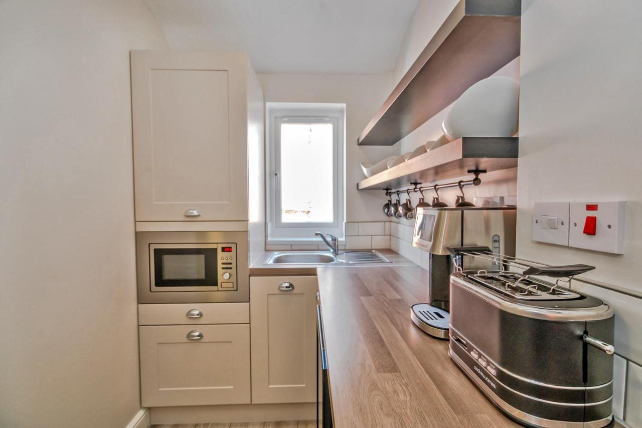 Newhall Lodge Кэннок Экстерьер фото