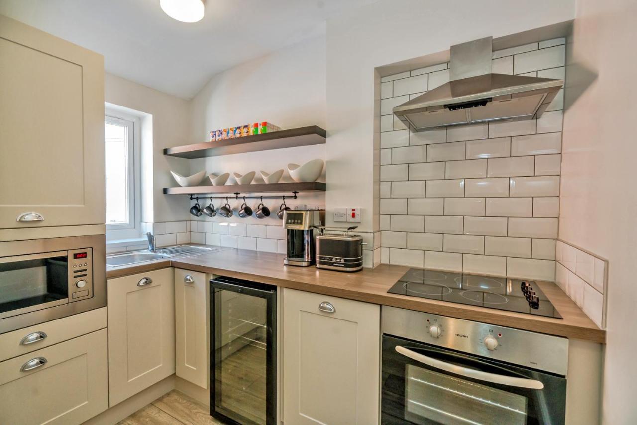Newhall Lodge Кэннок Экстерьер фото