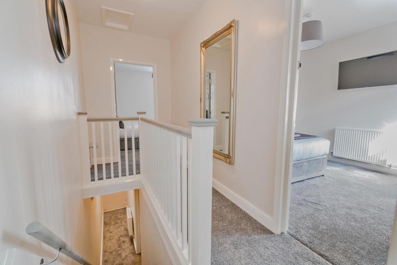 Newhall Lodge Кэннок Экстерьер фото